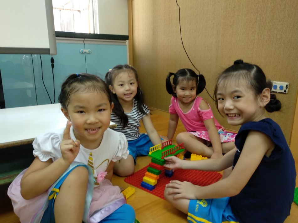 文件 : <FONT COLOR='red'>(108.09.12)樂高積木【天橋】-2.JPG</FONT> <BR> 尺寸 : <FONT COLOR='blue'>950 × 712</FONT> 圖元 <BR> 格式 : <FONT COLOR='green'>jpg</FONT> <BR> 大小 : <FONT COLOR='green'> -- </FONT> KB