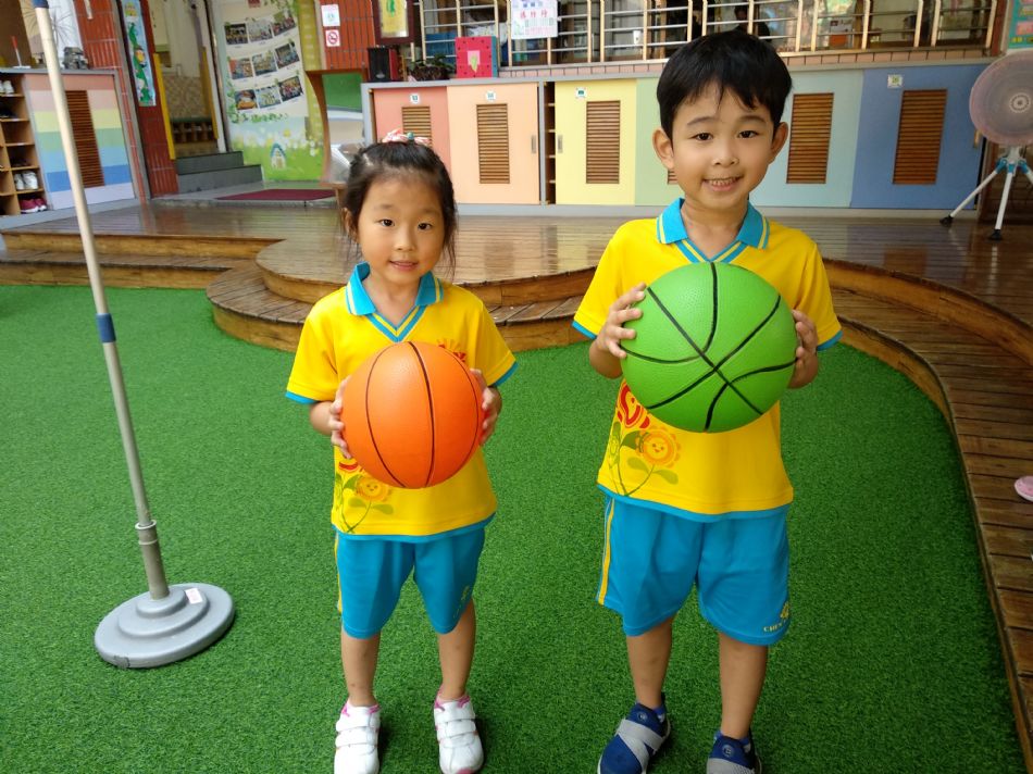 文件 : <FONT COLOR='red'>(108.08.28)體能課-2.JPG</FONT> <BR> 尺寸 : <FONT COLOR='blue'>950 × 712</FONT> 圖元 <BR> 格式 : <FONT COLOR='green'>jpg</FONT> <BR> 大小 : <FONT COLOR='green'> -- </FONT> KB