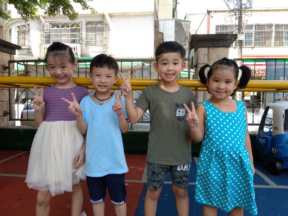 文件 : <FONT COLOR='red'>(108.09.02)校園生活照-11.JPG</FONT> <BR> 尺寸 : <FONT COLOR='blue'>950 × 712</FONT> 圖元 <BR> 格式 : <FONT COLOR='green'>jpg</FONT> <BR> 大小 : <FONT COLOR='green'> -- </FONT> KB