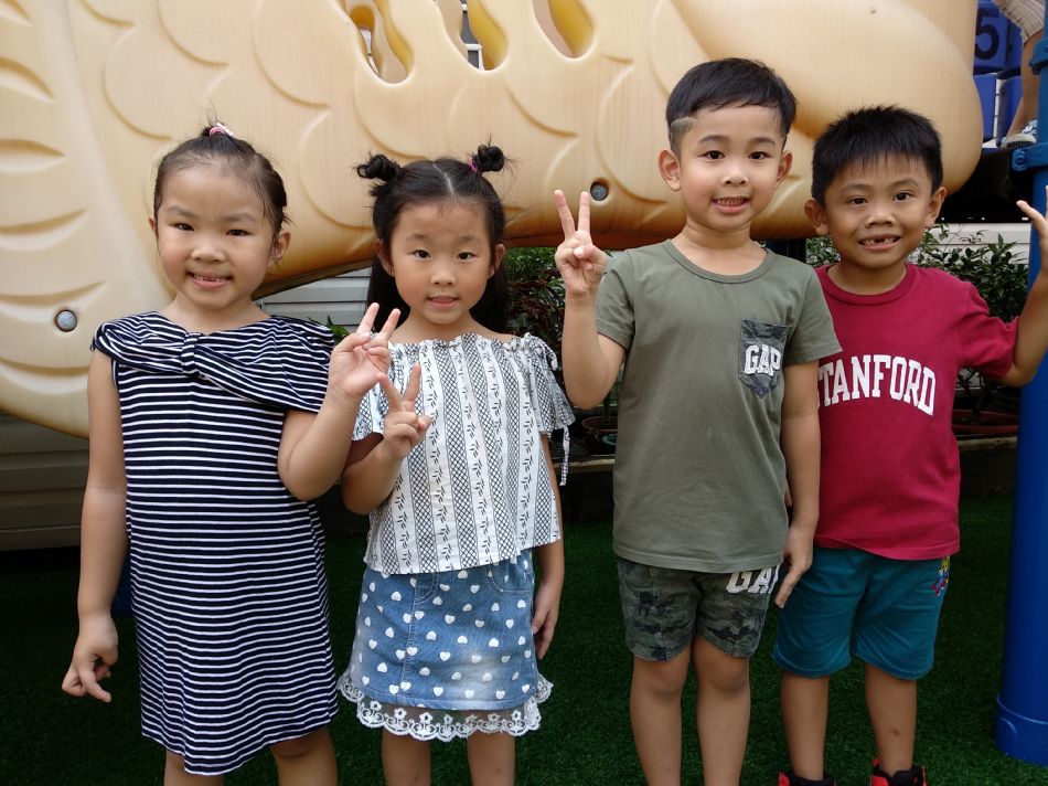 文件 : <FONT COLOR='red'>(108.09.02)校園生活照-14.JPG</FONT> <BR> 尺寸 : <FONT COLOR='blue'>950 × 712</FONT> 圖元 <BR> 格式 : <FONT COLOR='green'>jpg</FONT> <BR> 大小 : <FONT COLOR='green'> -- </FONT> KB