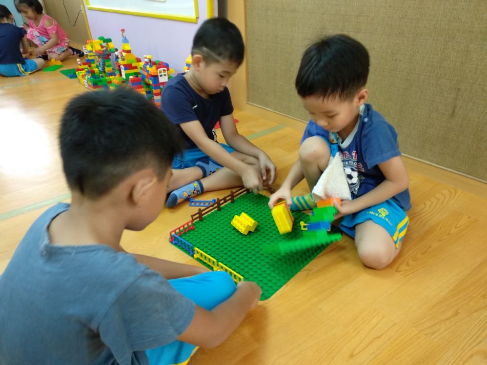 文件 : <FONT COLOR='red'>(108.09.12)樂高積木【天橋】-3.JPG</FONT> <BR> 尺寸 : <FONT COLOR='blue'>950 × 712</FONT> 圖元 <BR> 格式 : <FONT COLOR='green'>jpg</FONT> <BR> 大小 : <FONT COLOR='green'> -- </FONT> KB