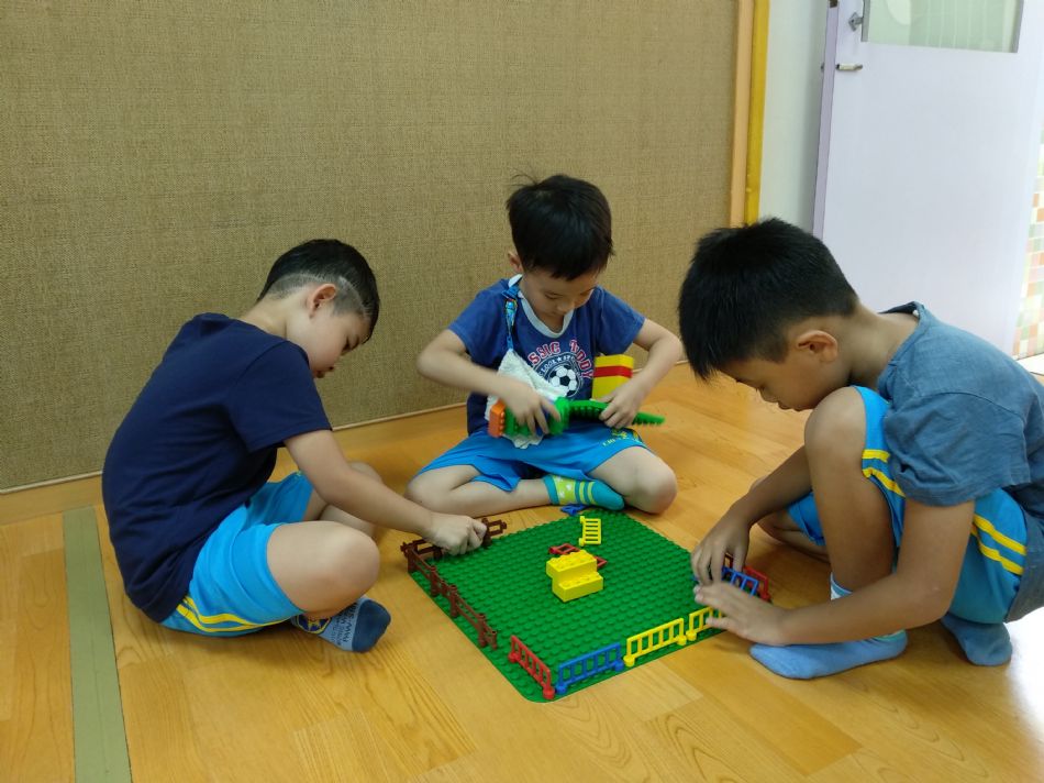 文件 : <FONT COLOR='red'>(108.09.12)樂高積木【天橋】-6.JPG</FONT> <BR> 尺寸 : <FONT COLOR='blue'>950 × 712</FONT> 圖元 <BR> 格式 : <FONT COLOR='green'>jpg</FONT> <BR> 大小 : <FONT COLOR='green'> -- </FONT> KB