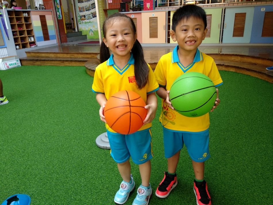 文件 : <FONT COLOR='red'>(108.08.28)體能課.JPG</FONT> <BR> 尺寸 : <FONT COLOR='blue'>950 × 712</FONT> 圖元 <BR> 格式 : <FONT COLOR='green'>jpg</FONT> <BR> 大小 : <FONT COLOR='green'> -- </FONT> KB