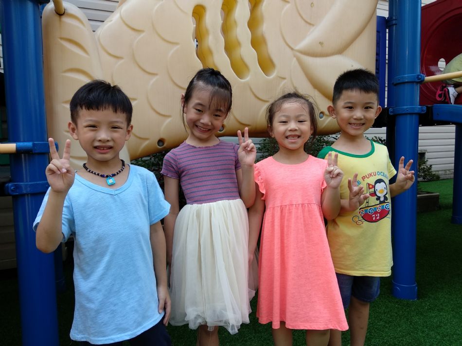 文件 : <FONT COLOR='red'>(108.09.02)校園生活照-11.JPG</FONT> <BR> 尺寸 : <FONT COLOR='blue'>950 × 712</FONT> 圖元 <BR> 格式 : <FONT COLOR='green'>jpg</FONT> <BR> 大小 : <FONT COLOR='green'> -- </FONT> KB