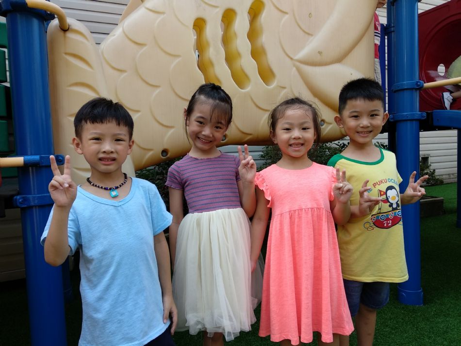 文件 : <FONT COLOR='red'>(108.09.02)校園生活照-13.JPG</FONT> <BR> 尺寸 : <FONT COLOR='blue'>950 × 712</FONT> 圖元 <BR> 格式 : <FONT COLOR='green'>jpg</FONT> <BR> 大小 : <FONT COLOR='green'> -- </FONT> KB