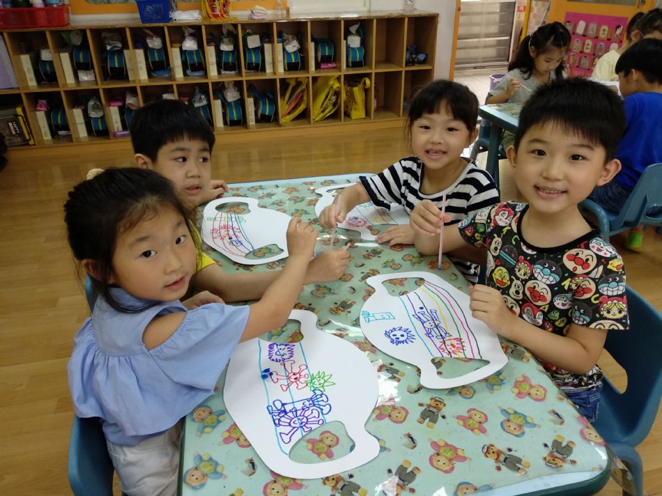 文件 : <FONT COLOR='red'>(109.05.26)泡泡畫-4.JPG</FONT> <BR> 尺寸 : <FONT COLOR='blue'>950 × 712</FONT> 圖元 <BR> 格式 : <FONT COLOR='green'>jpg</FONT> <BR> 大小 : <FONT COLOR='green'> -- </FONT> KB