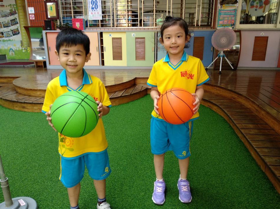 文件 : <FONT COLOR='red'>(108.08.28)體能課-2.JPG</FONT> <BR> 尺寸 : <FONT COLOR='blue'>950 × 712</FONT> 圖元 <BR> 格式 : <FONT COLOR='green'>jpg</FONT> <BR> 大小 : <FONT COLOR='green'> -- </FONT> KB