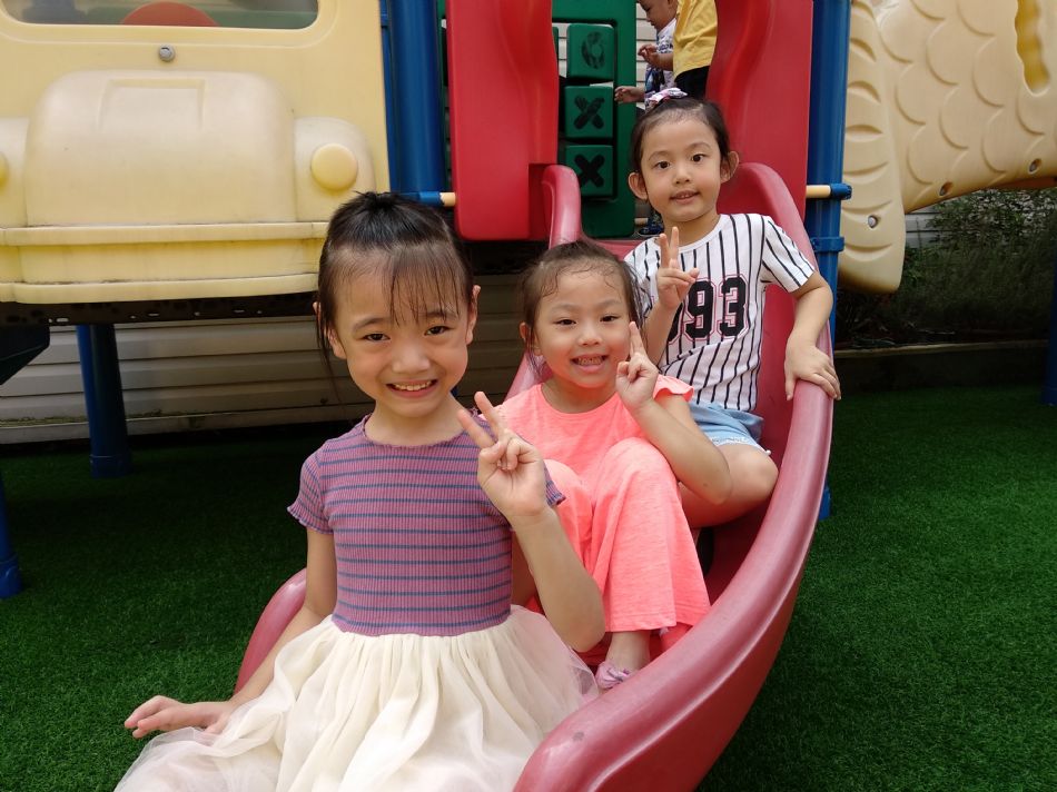 文件 : <FONT COLOR='red'>(108.09.02)校園生活照-10.JPG</FONT> <BR> 尺寸 : <FONT COLOR='blue'>950 × 712</FONT> 圖元 <BR> 格式 : <FONT COLOR='green'>jpg</FONT> <BR> 大小 : <FONT COLOR='green'> -- </FONT> KB