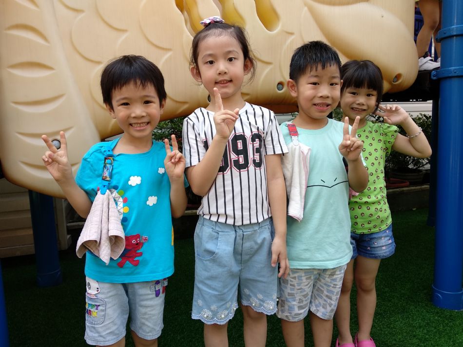 文件 : <FONT COLOR='red'>(108.09.02)校園生活照-6.JPG</FONT> <BR> 尺寸 : <FONT COLOR='blue'>950 × 712</FONT> 圖元 <BR> 格式 : <FONT COLOR='green'>jpg</FONT> <BR> 大小 : <FONT COLOR='green'> -- </FONT> KB