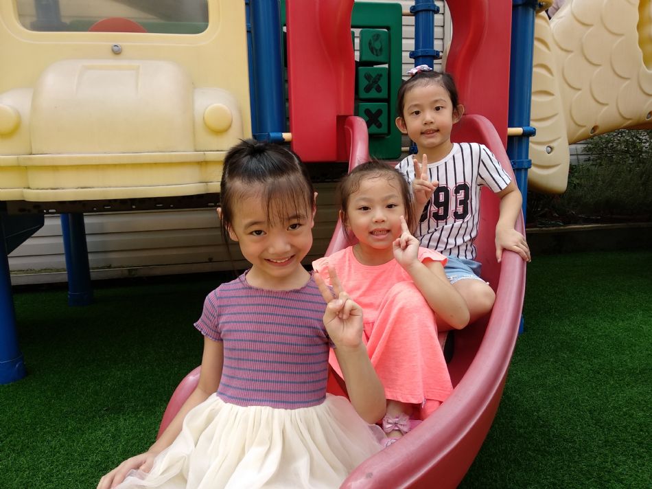 文件 : <FONT COLOR='red'>(108.09.02)校園生活照-8.JPG</FONT> <BR> 尺寸 : <FONT COLOR='blue'>950 × 712</FONT> 圖元 <BR> 格式 : <FONT COLOR='green'>jpg</FONT> <BR> 大小 : <FONT COLOR='green'> -- </FONT> KB