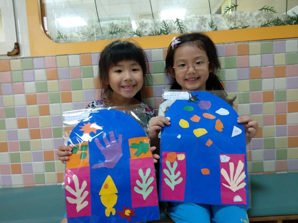 文件 : <FONT COLOR='red'>(108.09.17)藝術創作【星空】-3.JPG</FONT> <BR> 尺寸 : <FONT COLOR='blue'>950 × 712</FONT> 圖元 <BR> 格式 : <FONT COLOR='green'>jpg</FONT> <BR> 大小 : <FONT COLOR='green'> -- </FONT> KB