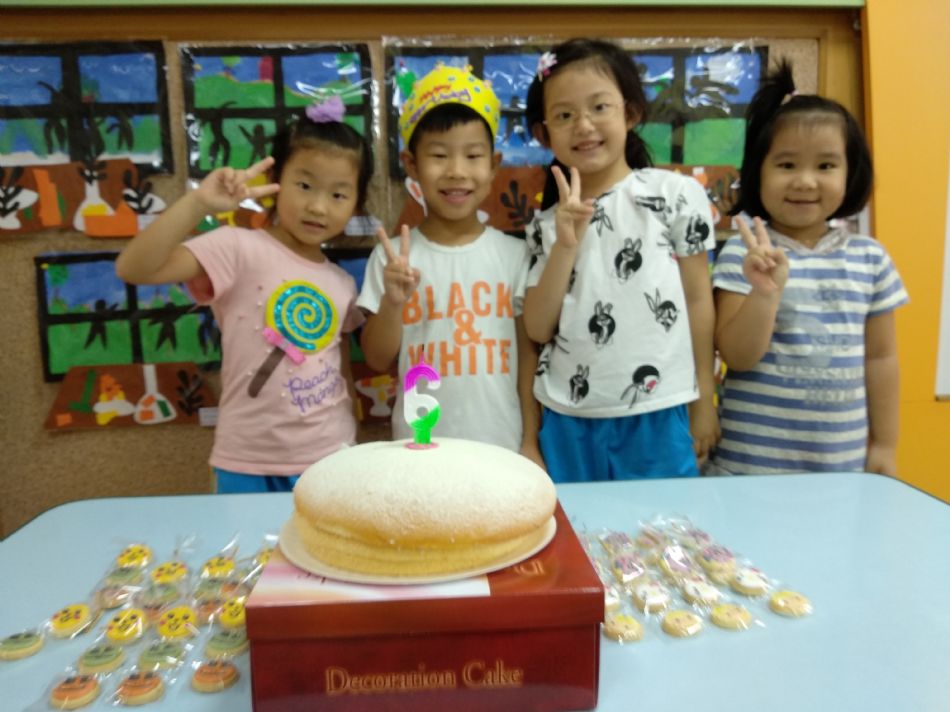 文件 : <FONT COLOR='red'>(108.09.18) Ian慶生-1.JPG</FONT> <BR> 尺寸 : <FONT COLOR='blue'>950 × 712</FONT> 圖元 <BR> 格式 : <FONT COLOR='green'>jpg</FONT> <BR> 大小 : <FONT COLOR='green'> -- </FONT> KB