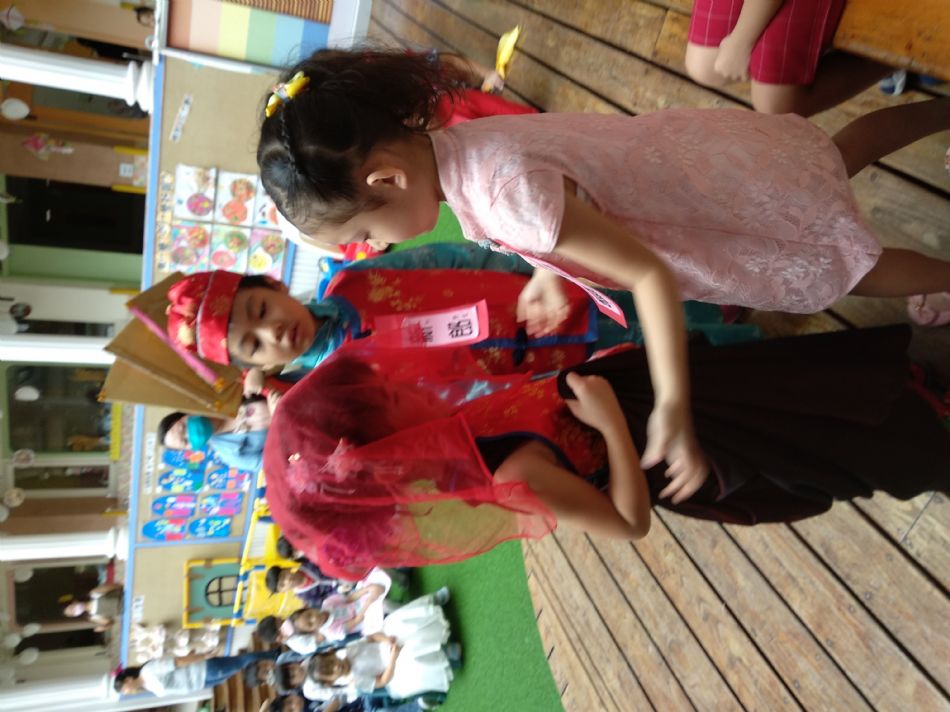 文件 : <FONT COLOR='red'>(108.09.27)綜合活動【結婚進行曲】-5.JPG</FONT> <BR> 尺寸 : <FONT COLOR='blue'>950 × 712</FONT> 圖元 <BR> 格式 : <FONT COLOR='green'>jpg</FONT> <BR> 大小 : <FONT COLOR='green'> -- </FONT> KB