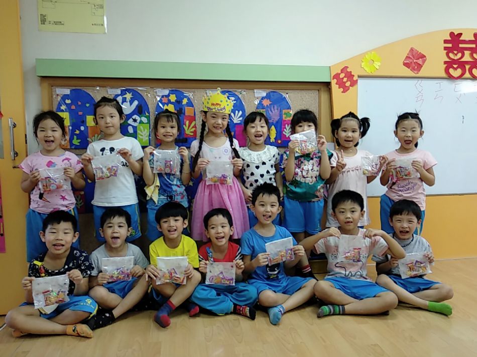 文件 : <FONT COLOR='red'>(108.10.02)Pony慶生-7.JPG</FONT> <BR> 尺寸 : <FONT COLOR='blue'>950 × 712</FONT> 圖元 <BR> 格式 : <FONT COLOR='green'>jpg</FONT> <BR> 大小 : <FONT COLOR='green'> -- </FONT> KB