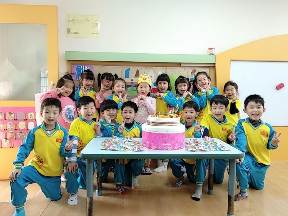 文件 : <FONT COLOR='red'>(109.04.15)Dora慶生-5.JPG</FONT> <BR> 尺寸 : <FONT COLOR='blue'>950 × 712</FONT> 圖元 <BR> 格式 : <FONT COLOR='green'>jpg</FONT> <BR> 大小 : <FONT COLOR='green'> -- </FONT> KB