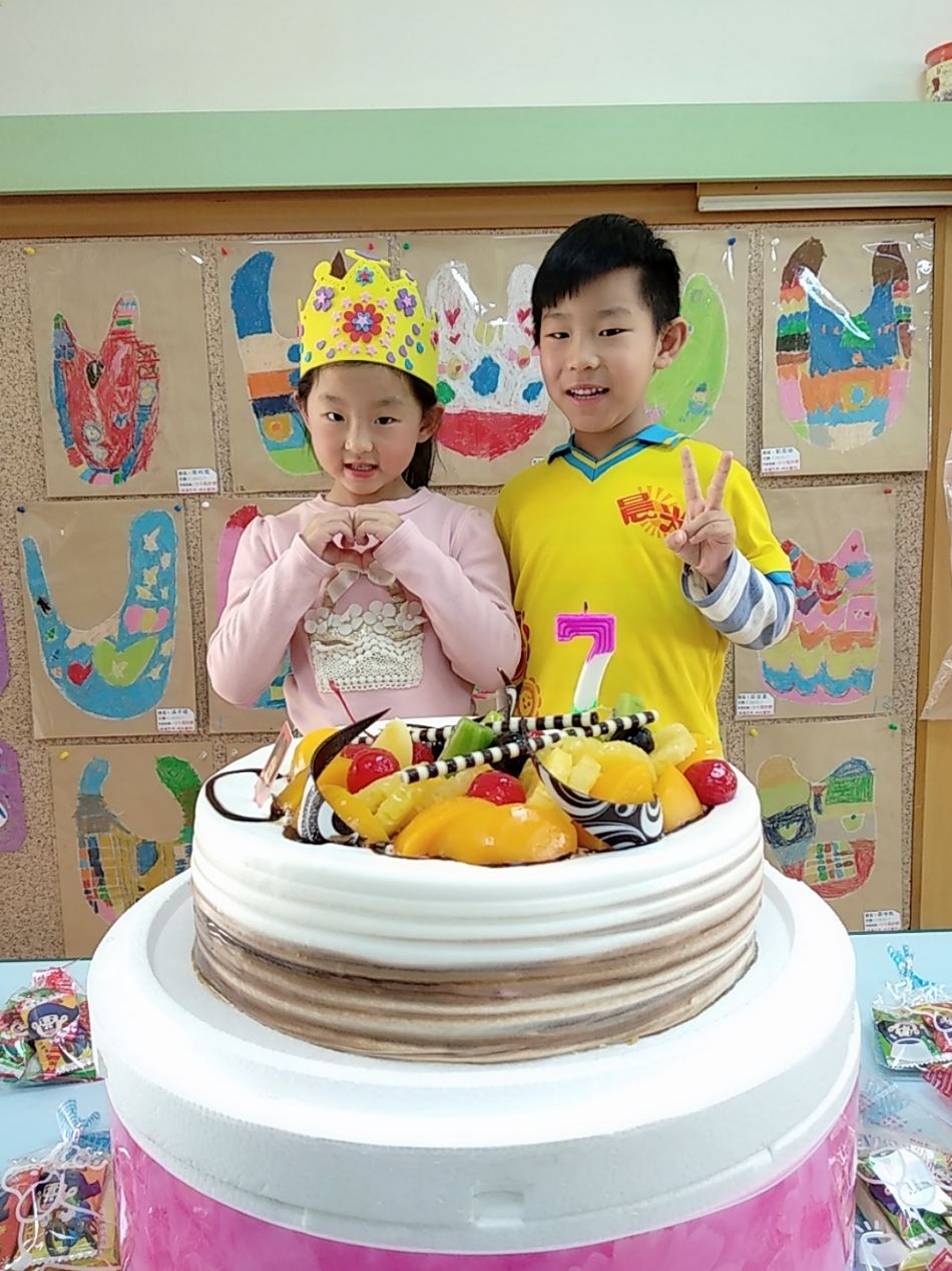 文件 : <FONT COLOR='red'>(109.04.15)Dora慶生-6.JPG</FONT> <BR> 尺寸 : <FONT COLOR='blue'>950 × 1267</FONT> 圖元 <BR> 格式 : <FONT COLOR='green'>jpg</FONT> <BR> 大小 : <FONT COLOR='green'> -- </FONT> KB