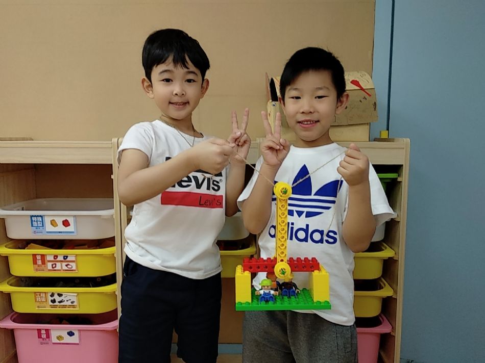 文件 : <FONT COLOR='red'>(109.04.17)樂高積木【空中覽車】.JPG</FONT> <BR> 尺寸 : <FONT COLOR='blue'>950 × 712</FONT> 圖元 <BR> 格式 : <FONT COLOR='green'>jpg</FONT> <BR> 大小 : <FONT COLOR='green'> -- </FONT> KB