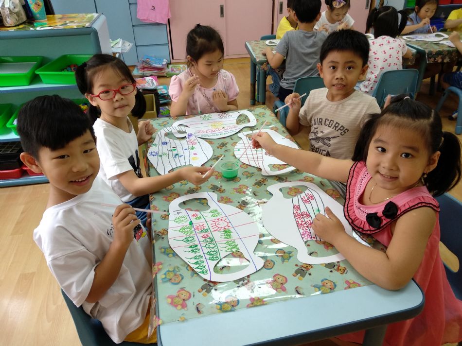 文件 : <FONT COLOR='red'>(109.05.26)泡泡畫-3.JPG</FONT> <BR> 尺寸 : <FONT COLOR='blue'>950 × 712</FONT> 圖元 <BR> 格式 : <FONT COLOR='green'>jpg</FONT> <BR> 大小 : <FONT COLOR='green'> -- </FONT> KB