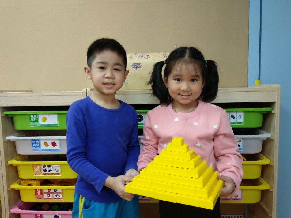 文件 : <FONT COLOR='red'>(109.02.26)樂高積木【金字塔】-2.JPG</FONT> <BR> 尺寸 : <FONT COLOR='blue'>950 × 712</FONT> 圖元 <BR> 格式 : <FONT COLOR='green'>jpg</FONT> <BR> 大小 : <FONT COLOR='green'> -- </FONT> KB