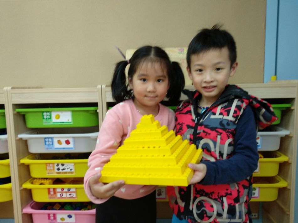 文件 : <FONT COLOR='red'>(109.02.26)樂高積木【金字塔】-4.JPG</FONT> <BR> 尺寸 : <FONT COLOR='blue'>950 × 712</FONT> 圖元 <BR> 格式 : <FONT COLOR='green'>jpg</FONT> <BR> 大小 : <FONT COLOR='green'> -- </FONT> KB