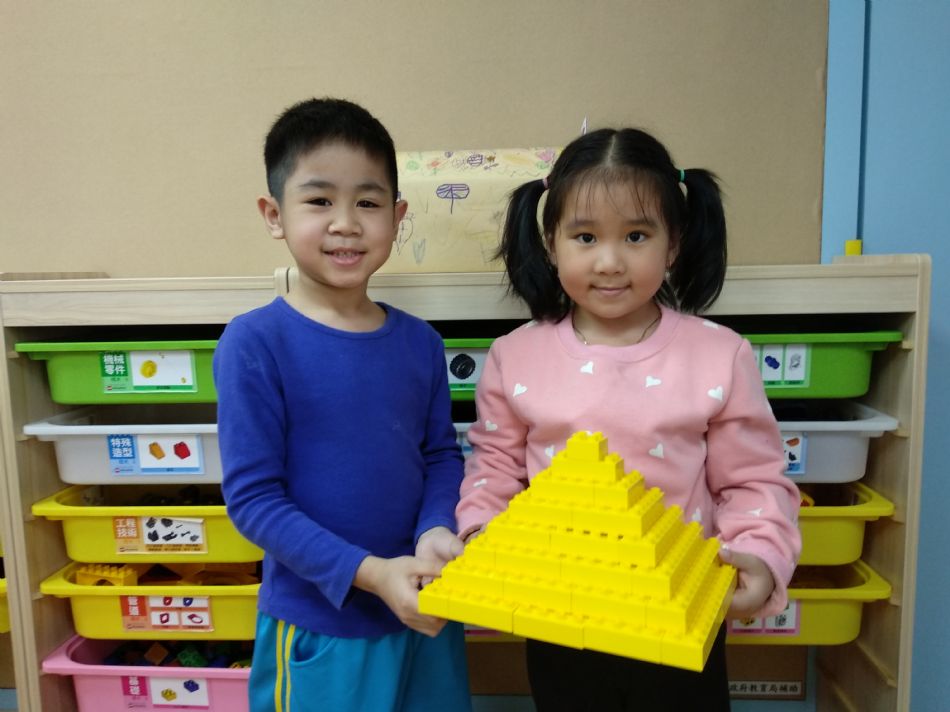 文件 : <FONT COLOR='red'>(109.02.26)樂高積木【金字塔】-5.JPG</FONT> <BR> 尺寸 : <FONT COLOR='blue'>950 × 712</FONT> 圖元 <BR> 格式 : <FONT COLOR='green'>jpg</FONT> <BR> 大小 : <FONT COLOR='green'> -- </FONT> KB