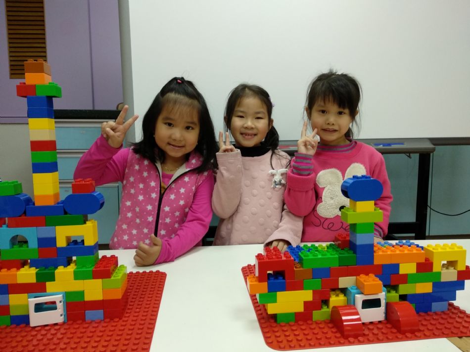 文件 : <FONT COLOR='red'>(109.03.06)樂高【大教堂】-2.JPG</FONT> <BR> 尺寸 : <FONT COLOR='blue'>950 × 712</FONT> 圖元 <BR> 格式 : <FONT COLOR='green'>jpg</FONT> <BR> 大小 : <FONT COLOR='green'> -- </FONT> KB