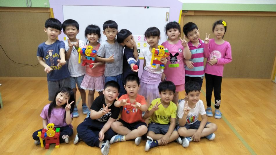 文件 : <FONT COLOR='red'>(109.05.12)樂高【曲棍球開幕賽】-1.JPG</FONT> <BR> 尺寸 : <FONT COLOR='blue'>950 × 534</FONT> 圖元 <BR> 格式 : <FONT COLOR='green'>jpg</FONT> <BR> 大小 : <FONT COLOR='green'> -- </FONT> KB