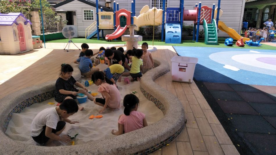 文件 : <FONT COLOR='red'>(109.06.19)戶外【玩沙真有趣】-12.JPG</FONT> <BR> 尺寸 : <FONT COLOR='blue'>950 × 534</FONT> 圖元 <BR> 格式 : <FONT COLOR='green'>jpg</FONT> <BR> 大小 : <FONT COLOR='green'> -- </FONT> KB