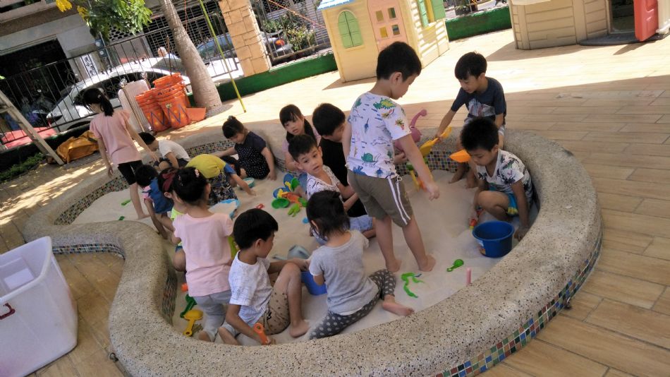 文件 : <FONT COLOR='red'>(109.06.19)戶外【玩沙真有趣】-24.JPG</FONT> <BR> 尺寸 : <FONT COLOR='blue'>950 × 534</FONT> 圖元 <BR> 格式 : <FONT COLOR='green'>jpg</FONT> <BR> 大小 : <FONT COLOR='green'> -- </FONT> KB