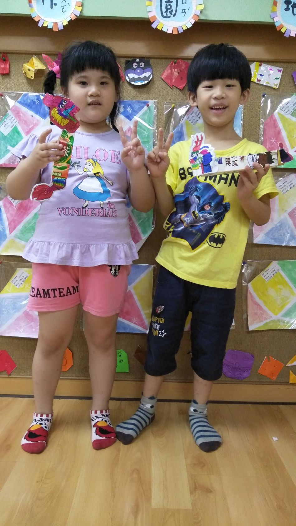 文件 : <FONT COLOR='red'>(109.06.23)歡慶節日【端午龍舟】-13.JPG</FONT> <BR> 尺寸 : <FONT COLOR='blue'>950 × 1689</FONT> 圖元 <BR> 格式 : <FONT COLOR='green'>jpg</FONT> <BR> 大小 : <FONT COLOR='green'> -- </FONT> KB