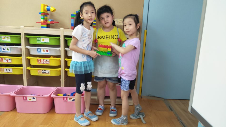 文件 : <FONT COLOR='red'>(109.06.30)樂高課【柵欄大門】-2.JPG</FONT> <BR> 尺寸 : <FONT COLOR='blue'>950 × 534</FONT> 圖元 <BR> 格式 : <FONT COLOR='green'>jpg</FONT> <BR> 大小 : <FONT COLOR='green'> -- </FONT> KB