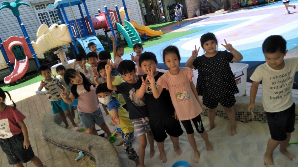 文件 : <FONT COLOR='red'>(109.06.19)戶外【玩沙真有趣】-9.JPG</FONT> <BR> 尺寸 : <FONT COLOR='blue'>950 × 534</FONT> 圖元 <BR> 格式 : <FONT COLOR='green'>jpg</FONT> <BR> 大小 : <FONT COLOR='green'> -- </FONT> KB