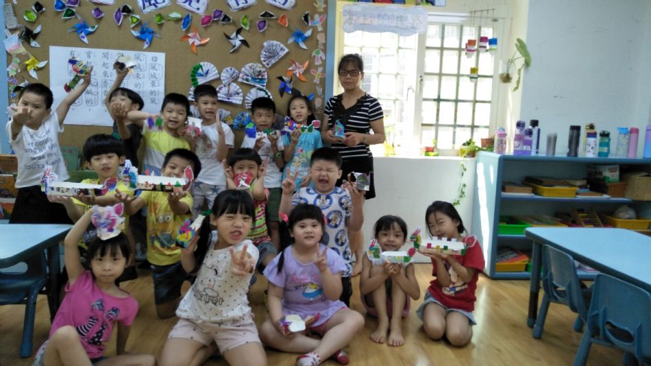 文件 : <FONT COLOR='red'>(109.06.23)歡慶節日【端午龍舟】-4.JPG</FONT> <BR> 尺寸 : <FONT COLOR='blue'>950 × 534</FONT> 圖元 <BR> 格式 : <FONT COLOR='green'>jpg</FONT> <BR> 大小 : <FONT COLOR='green'> -- </FONT> KB