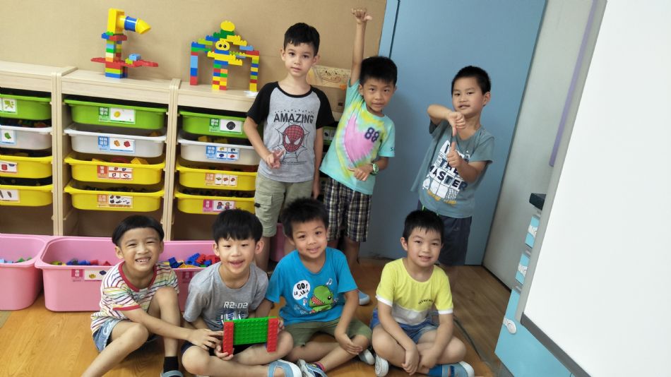 文件 : <FONT COLOR='red'>(109.06.30)樂高課【柵欄大門】.JPG</FONT> <BR> 尺寸 : <FONT COLOR='blue'>950 × 534</FONT> 圖元 <BR> 格式 : <FONT COLOR='green'>jpg</FONT> <BR> 大小 : <FONT COLOR='green'> -- </FONT> KB