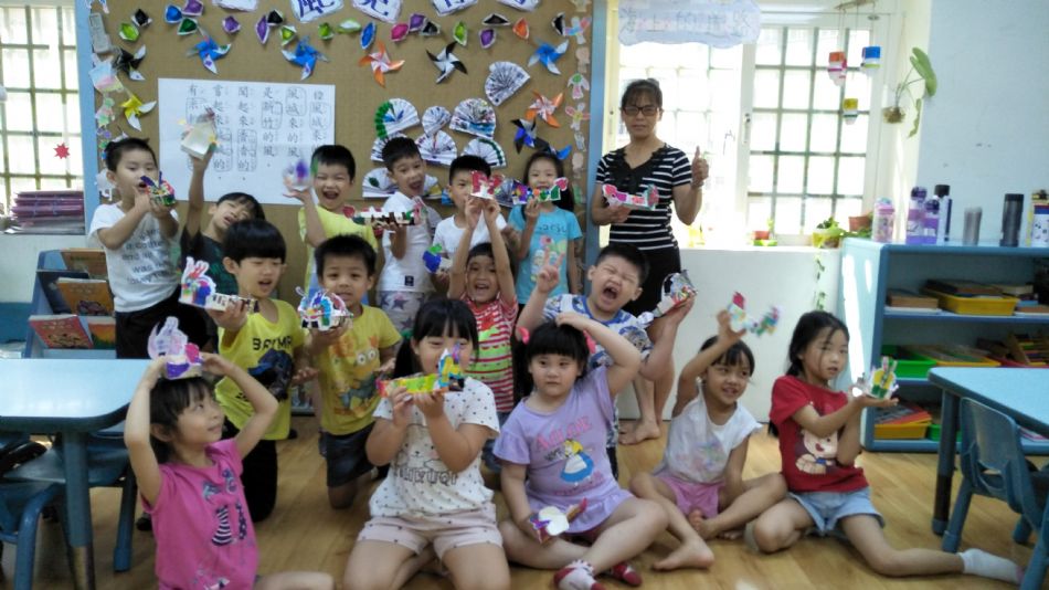 文件 : <FONT COLOR='red'>(109.06.23)歡慶節日【端午龍舟】-3.JPG</FONT> <BR> 尺寸 : <FONT COLOR='blue'>950 × 534</FONT> 圖元 <BR> 格式 : <FONT COLOR='green'>jpg</FONT> <BR> 大小 : <FONT COLOR='green'> -- </FONT> KB