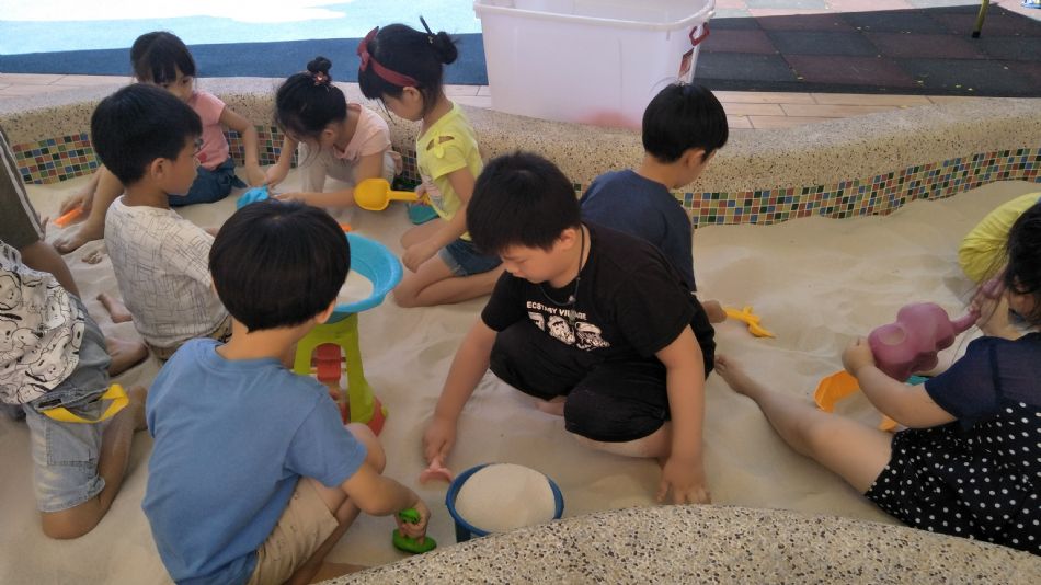 文件 : <FONT COLOR='red'>(109.06.19)戶外【玩沙真有趣】-19.JPG</FONT> <BR> 尺寸 : <FONT COLOR='blue'>950 × 534</FONT> 圖元 <BR> 格式 : <FONT COLOR='green'>jpg</FONT> <BR> 大小 : <FONT COLOR='green'> -- </FONT> KB