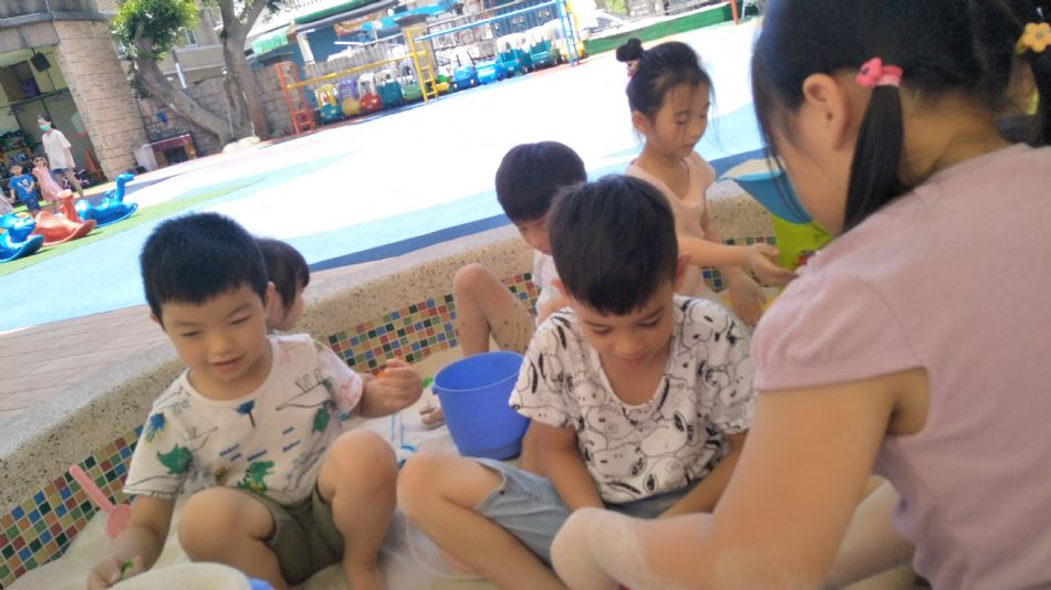 文件 : <FONT COLOR='red'>(109.06.19)戶外【玩沙真有趣】-2.JPG</FONT> <BR> 尺寸 : <FONT COLOR='blue'>950 × 534</FONT> 圖元 <BR> 格式 : <FONT COLOR='green'>jpg</FONT> <BR> 大小 : <FONT COLOR='green'> -- </FONT> KB