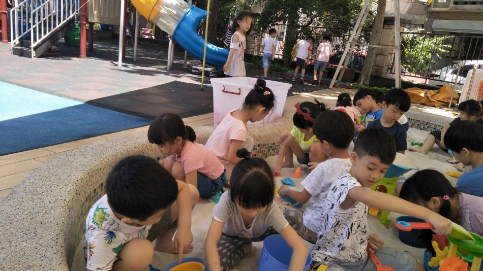 文件 : <FONT COLOR='red'>(109.06.19)戶外【玩沙真有趣】-21.JPG</FONT> <BR> 尺寸 : <FONT COLOR='blue'>950 × 534</FONT> 圖元 <BR> 格式 : <FONT COLOR='green'>jpg</FONT> <BR> 大小 : <FONT COLOR='green'> -- </FONT> KB