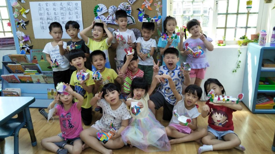 文件 : <FONT COLOR='red'>(109.06.23)歡慶節日【端午龍舟】-8.JPG</FONT> <BR> 尺寸 : <FONT COLOR='blue'>950 × 534</FONT> 圖元 <BR> 格式 : <FONT COLOR='green'>jpg</FONT> <BR> 大小 : <FONT COLOR='green'> -- </FONT> KB