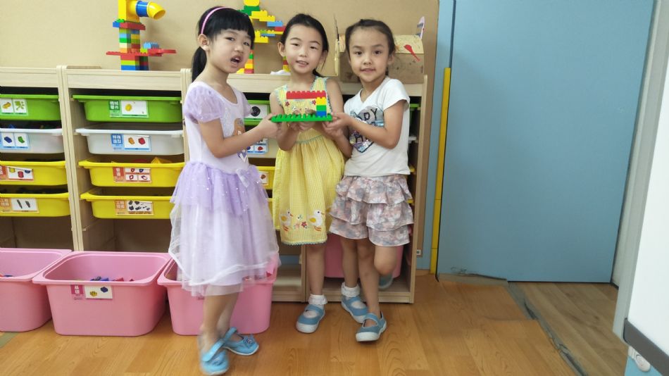 文件 : <FONT COLOR='red'>(109.06.30)樂高課【柵欄大門】-1.JPG</FONT> <BR> 尺寸 : <FONT COLOR='blue'>950 × 534</FONT> 圖元 <BR> 格式 : <FONT COLOR='green'>jpg</FONT> <BR> 大小 : <FONT COLOR='green'> -- </FONT> KB