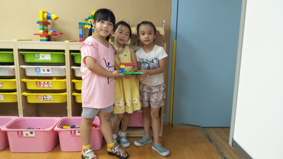 文件 : <FONT COLOR='red'>(109.06.30)樂高課【柵欄大門】-3.JPG</FONT> <BR> 尺寸 : <FONT COLOR='blue'>950 × 534</FONT> 圖元 <BR> 格式 : <FONT COLOR='green'>jpg</FONT> <BR> 大小 : <FONT COLOR='green'> -- </FONT> KB