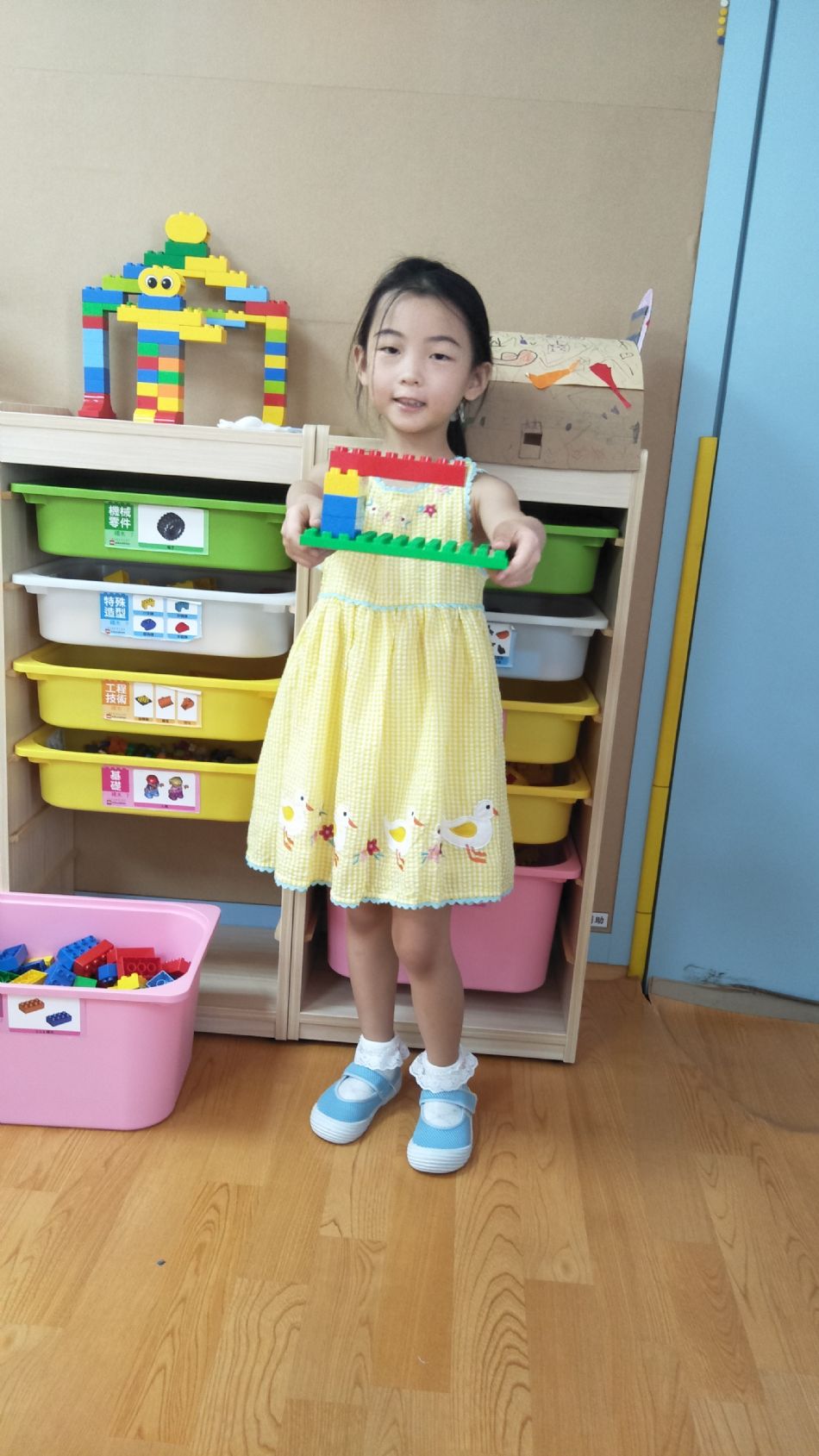 文件 : <FONT COLOR='red'>(109.06.30)樂高課【柵欄大門】.JPG</FONT> <BR> 尺寸 : <FONT COLOR='blue'>950 × 1689</FONT> 圖元 <BR> 格式 : <FONT COLOR='green'>jpg</FONT> <BR> 大小 : <FONT COLOR='green'> -- </FONT> KB