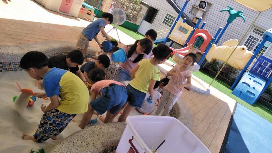 文件 : <FONT COLOR='red'>(109.06.19)戶外【玩沙真有趣】-11.JPG</FONT> <BR> 尺寸 : <FONT COLOR='blue'>950 × 534</FONT> 圖元 <BR> 格式 : <FONT COLOR='green'>jpg</FONT> <BR> 大小 : <FONT COLOR='green'> -- </FONT> KB