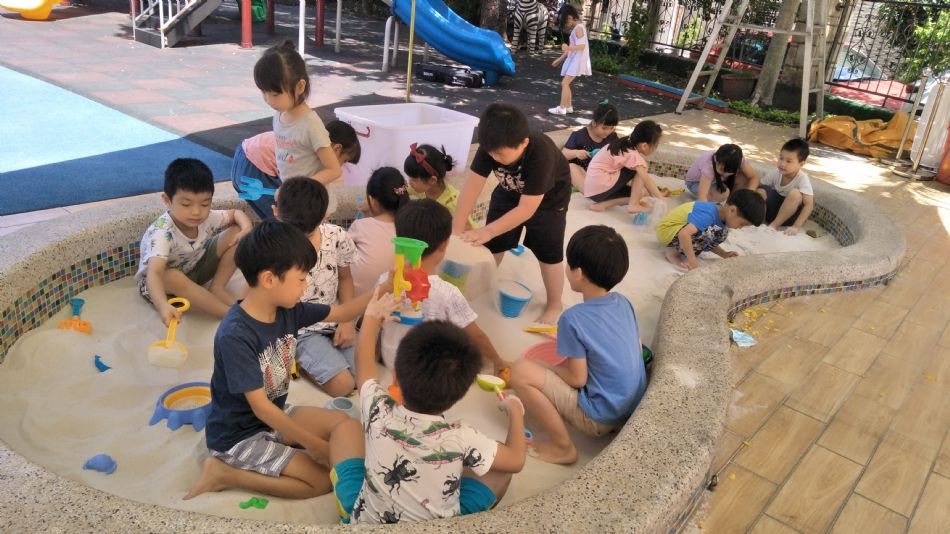 文件 : <FONT COLOR='red'>(109.06.19)戶外【玩沙真有趣】-15.JPG</FONT> <BR> 尺寸 : <FONT COLOR='blue'>950 × 534</FONT> 圖元 <BR> 格式 : <FONT COLOR='green'>jpg</FONT> <BR> 大小 : <FONT COLOR='green'> -- </FONT> KB