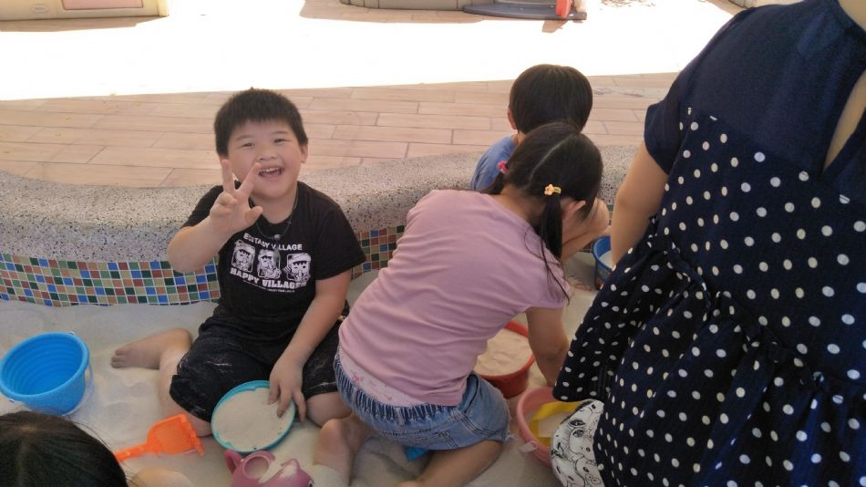 文件 : <FONT COLOR='red'>(109.06.19)戶外【玩沙真有趣】-19.JPG</FONT> <BR> 尺寸 : <FONT COLOR='blue'>950 × 534</FONT> 圖元 <BR> 格式 : <FONT COLOR='green'>jpg</FONT> <BR> 大小 : <FONT COLOR='green'> -- </FONT> KB