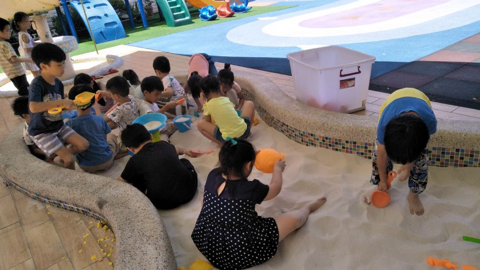 文件 : <FONT COLOR='red'>(109.06.19)戶外【玩沙真有趣】-7.JPG</FONT> <BR> 尺寸 : <FONT COLOR='blue'>950 × 534</FONT> 圖元 <BR> 格式 : <FONT COLOR='green'>jpg</FONT> <BR> 大小 : <FONT COLOR='green'> -- </FONT> KB