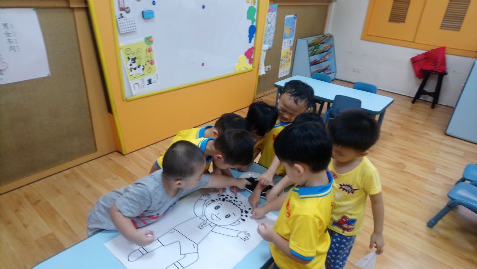 文件 : <FONT COLOR='red'>(108.09.13)主題創作-1.JPG</FONT> <BR> 尺寸 : <FONT COLOR='blue'>950 × 536</FONT> 圖元 <BR> 格式 : <FONT COLOR='green'>jpg</FONT> <BR> 大小 : <FONT COLOR='green'> -- </FONT> KB