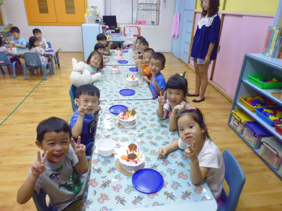 文件 : <FONT COLOR='red'>(108.09.20)美感【蘿蔔汁生日快樂】-2.JPG</FONT> <BR> 尺寸 : <FONT COLOR='blue'>950 × 712</FONT> 圖元 <BR> 格式 : <FONT COLOR='green'>jpg</FONT> <BR> 大小 : <FONT COLOR='green'> -- </FONT> KB