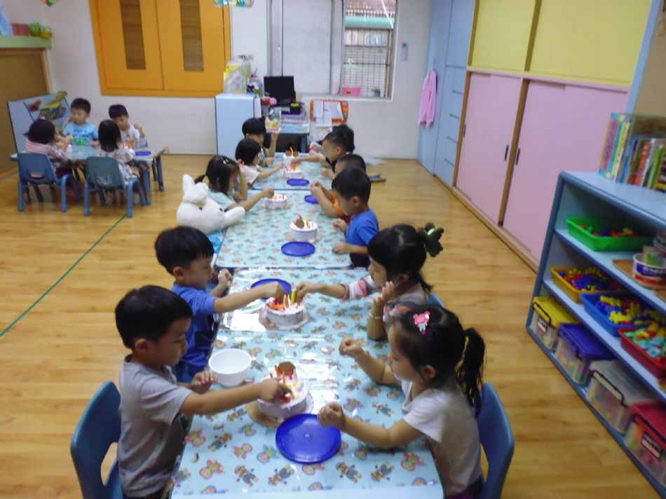 文件 : <FONT COLOR='red'>(108.09.20)美感【蘿蔔汁生日快樂】-7.JPG</FONT> <BR> 尺寸 : <FONT COLOR='blue'>950 × 712</FONT> 圖元 <BR> 格式 : <FONT COLOR='green'>jpg</FONT> <BR> 大小 : <FONT COLOR='green'> -- </FONT> KB