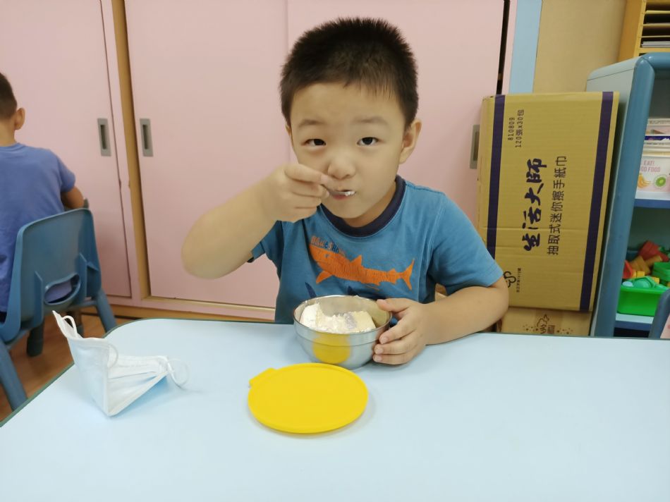 文件 : <FONT COLOR='red'>(109.06.30)Oliva及June寶貝生日-2.JPG</FONT> <BR> 尺寸 : <FONT COLOR='blue'>950 × 712</FONT> 圖元 <BR> 格式 : <FONT COLOR='green'>jpg</FONT> <BR> 大小 : <FONT COLOR='green'> -- </FONT> KB